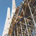 Pro betonáž pylonů byly nasazeny šplhací automaty SKE doplněné o rámové bednění Framax.