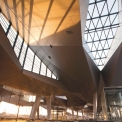 Konstrukci střechy nádraží tvoří 54 100 rámů a 271 100 plechů z různých kovů.