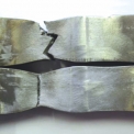 Obr. 7a – Ukázky vzorků ze zkoušky tahem a lámavosti svaru tl. 85 mm oceli P92