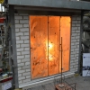 Hranice prolomena! Česká firma jako první na světě úspěšně odzkoušela požární odolnost 4,5 m vysokého bezrámového skla