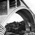 Obr. 11 – Pont Adolphe. Luxemburg. S rozpätím 84,65 m svetový rekord v kategórii murovaných oblúkových mostov v r. 1903 – 1905. Návrh M. Paul Séjourné.