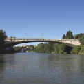 Obr. 14 – Železobetónový oblúkový Ponte del Risorgimento, rozpätie 100 m, smelosť 1 000 m. Rok 1911. Návrh François Hennebique (foto Lalupa, Wikipedia).