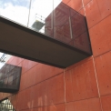Pro fasádu budovy dodalo TBG Plzeň Transportbeton celkem 600 cbm barevného betonu COLORCRETE®.