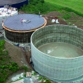 Obr. 1 – Železobetónové valcové nádrže bioplynovej stanice