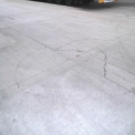 Porucha podlahové desky 200 mm z betonu C25/30 s 20 kg ocelových vláken