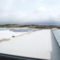 Střecha nové haly s fotovoltaickými panely o maximálním výkonu 30 kWp