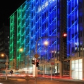 Administrativní budova BBCentra v Praze rozehraje každý večer unikátní světelnou show