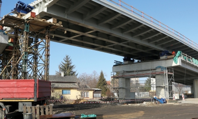 Ocelová konstrukce silničního mostu v Lysé nad Labem
