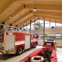 Interiér garáže pro tři hasičské vozy
