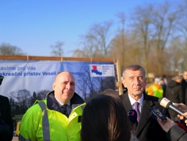 Předseda vlády zahájil výstavbu rekreačního přístavu Veselí nad Moravou