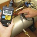 Měření zbytkové tloušťky zkušebního zařízení pomocí ultrazvukového tloušťkoměru