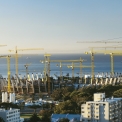 Při novostavbě stadionu Green Point pro Mistrovství světa v kopané v roce 2010 v Kapském městě je v současné době nasazeno celkem 19 stavebních jeřábů Liebherr.