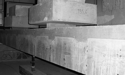 Experimentálne vyšetrovanie drevo-betónových nosníkov s rozptýlenou výstužou pri dlhodobom zaťažení