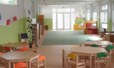 TOUAX slavnostně otevřel svou první modulovou mateřskou školku v ČR. Postavil ji za 2 měsíce, a to hned v nadstandardním provedení