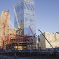 Rozestavěná OK Freedom Tower, v pozadí prosklená budova 7 World Trade Center - fotografie Vladimír Carbol