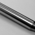 Obr. 3b – Pístní tyč s povrchovou úpravou: 10 μm povlaku NIPHOS®, 20 μm chromu (detail).