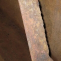 Obr. 7a – důlková koroze na stěnových diagonálách