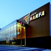 Pohled na architektonické zajímavosti nedávno otevřeného obchodního centra Galerie Harfa